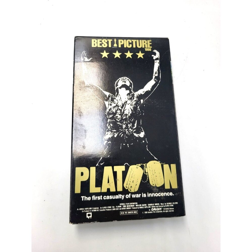 Platoon VHS Tape 1986 Best Pic Direc. Oliver Stone, Charlie Sheen, Willem Dafoe